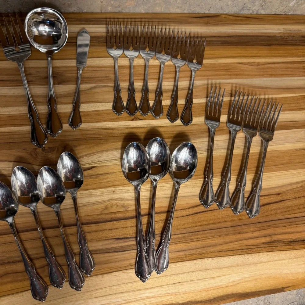 Oneida Chateau Deluxe Stainless Flatware 20 Piece Mixed Lot Serving Pieces